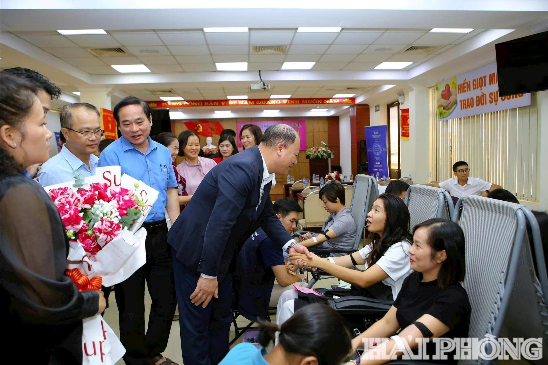 cang-hai-phong-2-(1).jpg