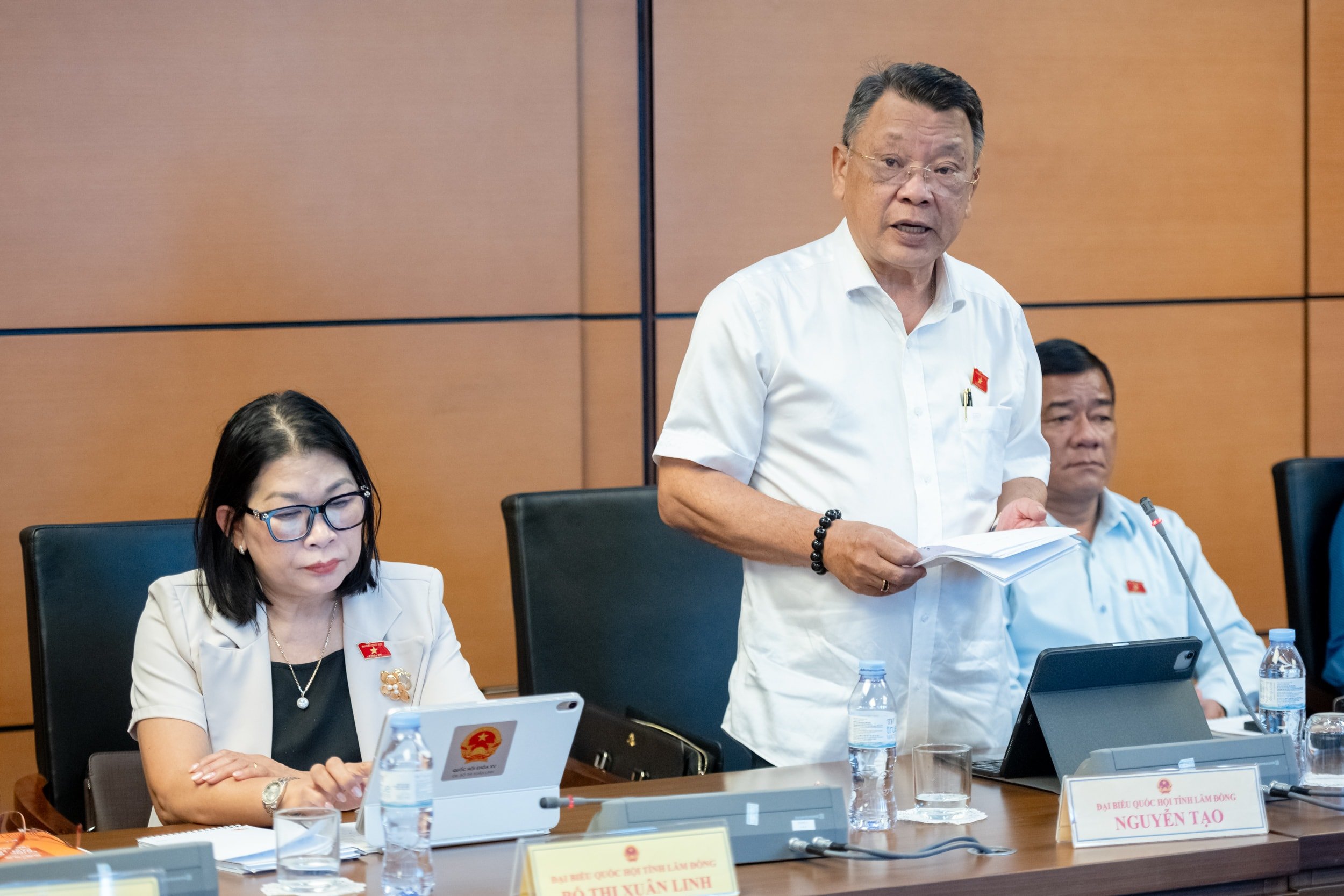 Delegát Národního shromáždění Nguyen Tao