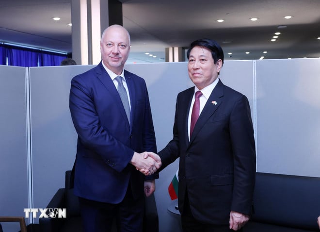 ttxvn-chu-tich-nuoc-luong-cuong-gap-thu-tuong-bulgaria-24-1.jpg