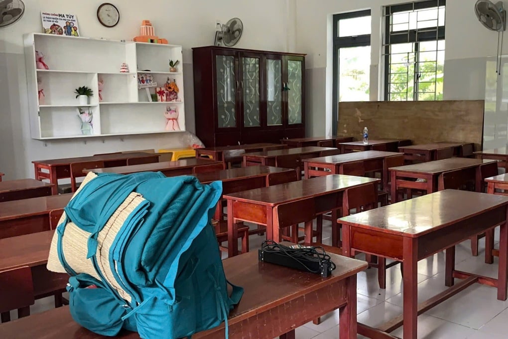 Lo bão Fangshen gây ngập lụt, trường học nhận giữ ô tô miễn phí - 2