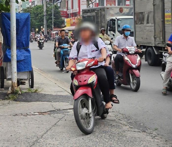 Vẫn còn nhiều trường hợp vi phạm giao thông tại trung tâm GDNN- GDTX - Ảnh 4.