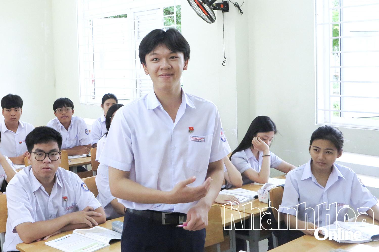 Student Doan Thanh Tung i klassen.