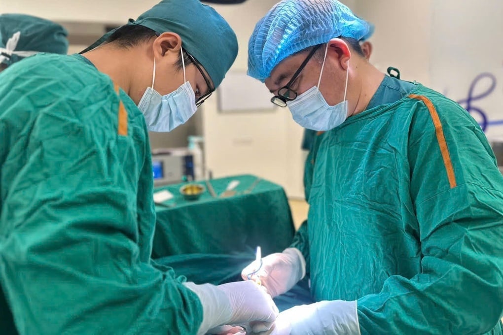 Bé trai bị vỡ tinh hoàn khi chơi đua xe tại khu du lịch - 1