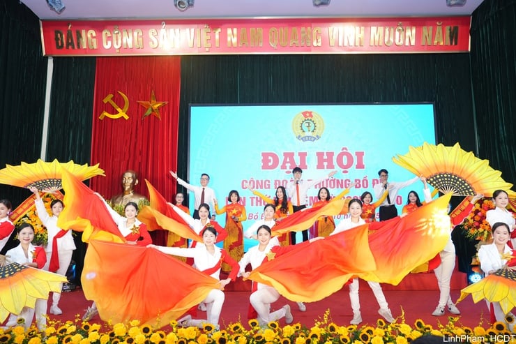 Đại hội Công đoàn phường Bồ Đề lần thứ I: Đổi mới - Đột phá - Phát triển vững mạnh- Ảnh 1. Đại hội Công đoàn phường Bồ Đề lần thứ I: Đổi mới - Đột phá - Phát triển vững mạnh- Ảnh 1.
