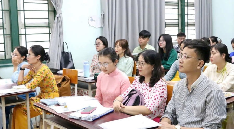 giao-vien-truong-tu-re-huong-sang-truong-cong-1.jpg