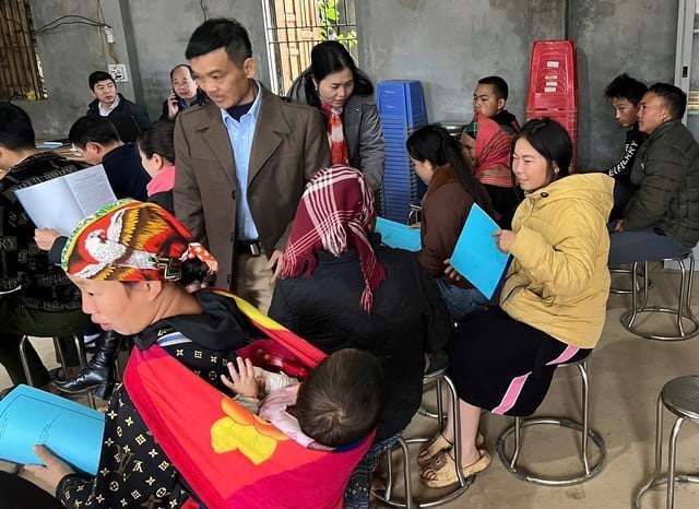 Truyền thông giáo dục dinh dưỡng được TTYT khu vực Mường Khương lồng ghép với các hoạt động của thôn, bản.