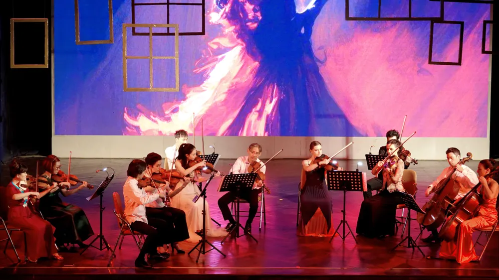 Vietnamesiska och franska artister framförde briljanta melodier från den klassiska operan