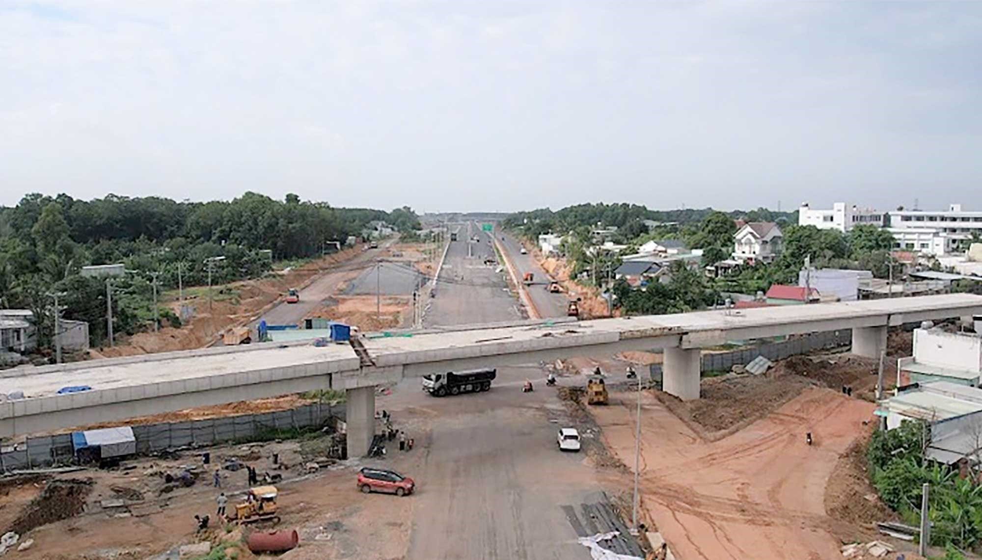 Budowa komponentu projektu 3, Obwodnica 3 – Ho Chi Minh City, odcinek przebiegający przez prowincję Dong Nai. Zdjęcie: Pham Tung
