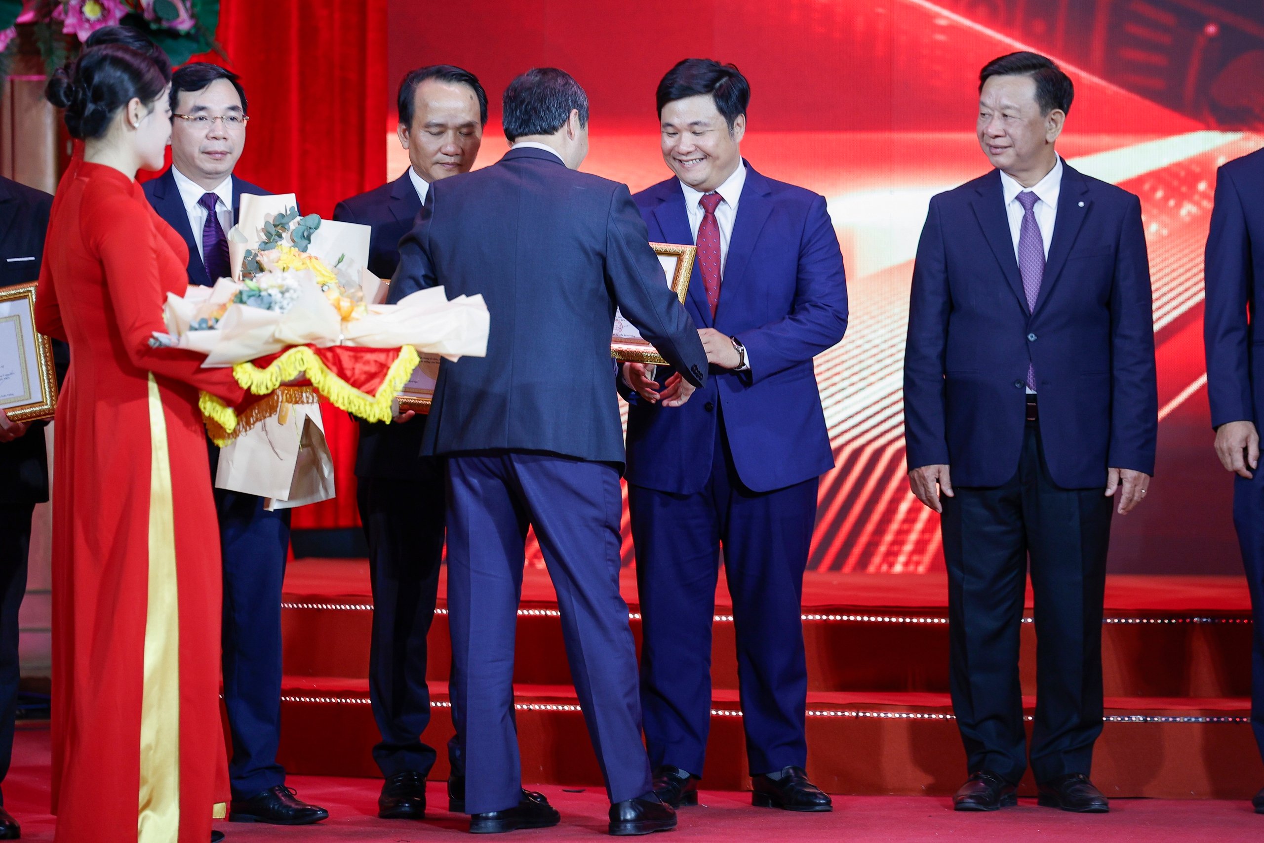 Chủ tịch nước dự lễ trao giải cuộc thi bảo vệ nền tảng tư tưởng của Đảng - Ảnh 6.