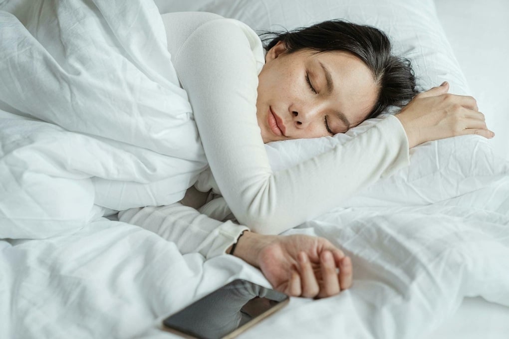 Tìm ra thời điểm đi ngủ tốt nhất cho tim, giảm nguy cơ đột quỵ - 1