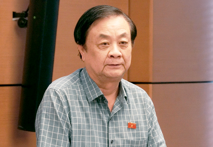 Herr Le Minh Hoan: Richten sich Stipendienprogramme für arme Schüler an Berufsschüler? – Foto 1.