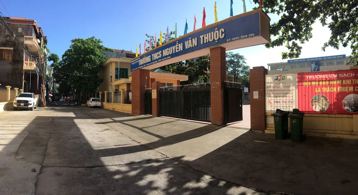 Fru Do Thi Ngoc Lan, rektor för Nguyen Van Thuoc Secondary School i Ha Lam-distriktet i Quang Ninh-provinsen, disciplinerades och avskedades för att ha lett till att elevernas resultat ändrades från dåliga till utmärkta.