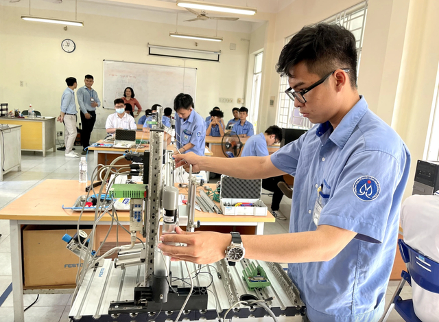 Trung học nghề: 'Bước ngoặt' của công tác phân luồng học sinh - Ảnh 1.