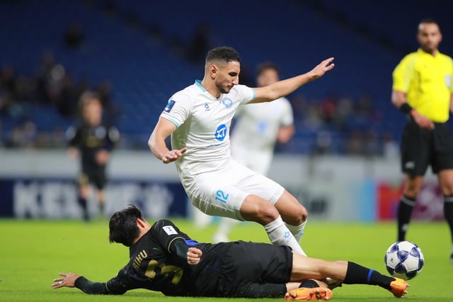 O Nam Dinh Club perdeu pesadamente para o Gamba Osaka: Determinado a virar o jogo na revanche em Thien Truong - Foto 2. CLB Nam Định thua đậm Gamba Osaka: Quyết lật ngược thế cờ khi tái đấu ở Thiên Trường- Ảnh 2.