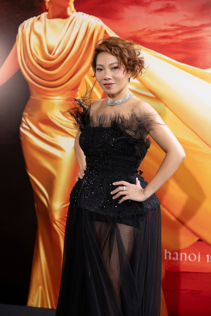 Hà Trần kỷ niệm 30 năm hát bằng 