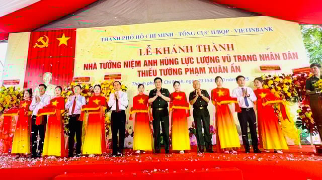 Närbild av minnesplatsen för underrättelseofficeren Pham Xuan An, värd mer än 11 miljarder VND - Foto 7. Cận cảnh khu tưởng niệm nhà tình báo Phạm Xuân Ẩn hơn 11 tỉ đồng- Ảnh 7.