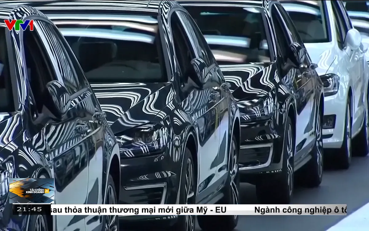 Автомобільна промисловість попереджає про ризик дефіциту чіпів Ngành ô tô cảnh báo nguy cơ thiếu hụt chip