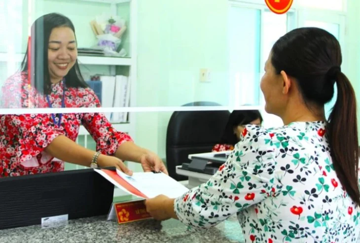 Trimiterea de lectori și studenți în comune și sectoare pentru a sprijini tehnologia informației - Foto 1. công nghệ thông tin - Ảnh 1.
