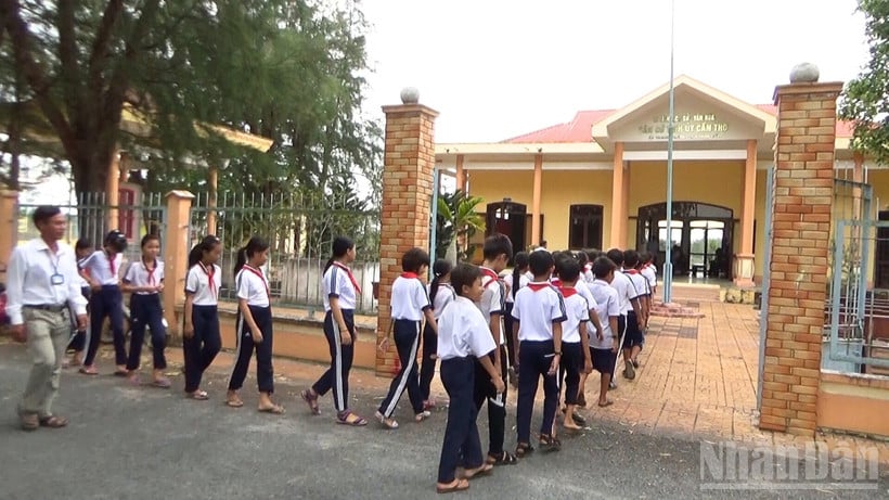 This place is not only a historical destination, but also a red address for traditional educational activities, a place for union members and students.