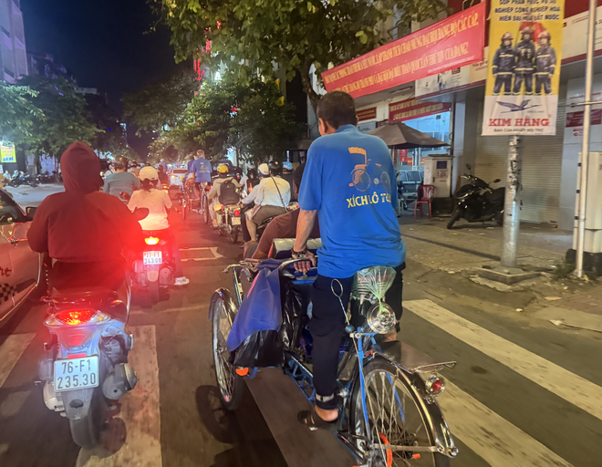 ¿Qué tiene de atractivo la nueva serie de recorridos culinarios por la ciudad de Ho Chi Minh para los turistas? - Foto 4. Chùm tour ẩm thực mới của TP.HCM có gì hấp dẫn khách du lịch?- Ảnh 4.