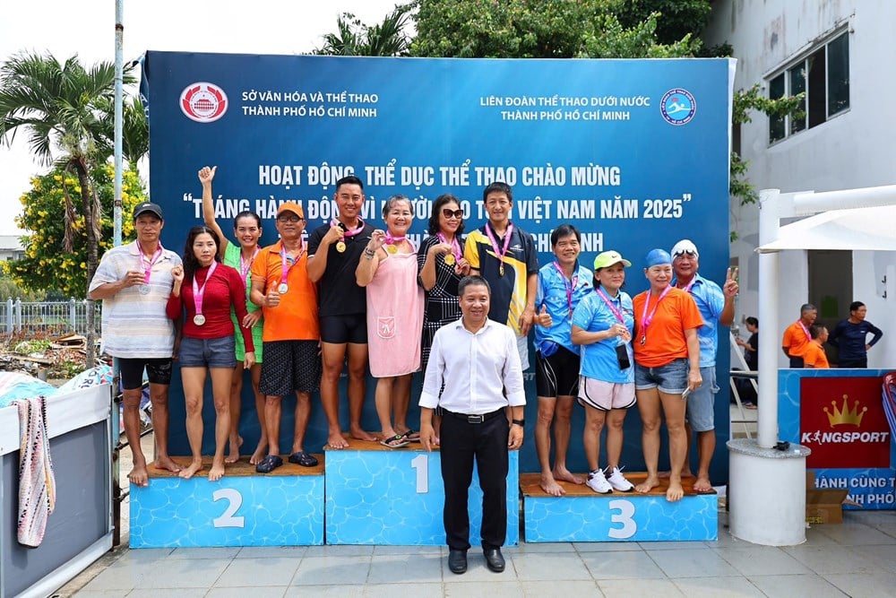 Comienza el Torneo de Natación Senior de Ciudad Ho Chi Minh 2025 - foto 4