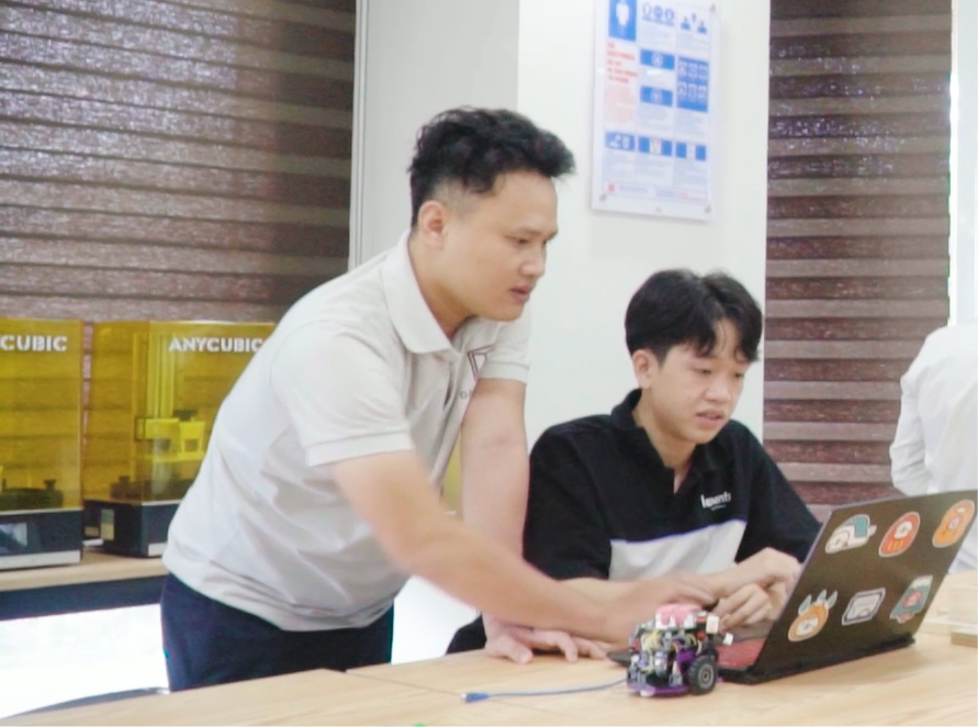 291024_nhom-vo-dich-sic-2024_fix.mp4.00_03_17_19.still002(1).png
