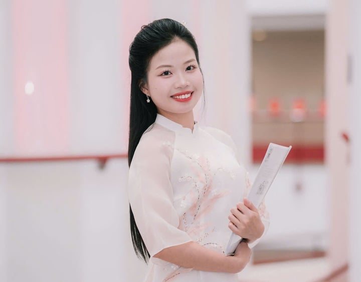 Thuy Linh no solo completó con éxito su programa de doctorado, sino que también logró muchos logros sobresalientes en investigación científica (Foto: NVCC)