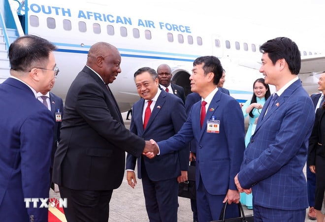 ttxvn-president-of-South-Africa-visits-vietnam-2.jpg