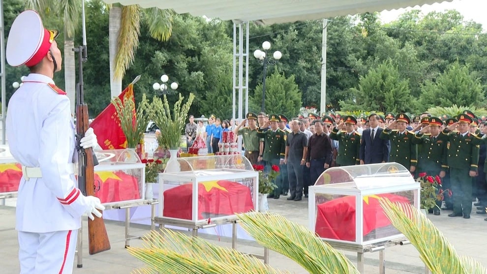 Điện Biên tăng cường quản lý, chăm sóc các công trình ghi công liệt sĩ - 2