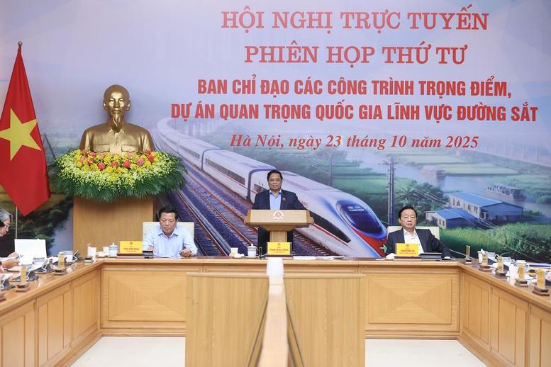 Primer Ministro: Promover de forma proactiva y activa los proyectos ferroviarios y la transferencia y desarrollo de tecnología - Foto 2. Thủ tướng: Chủ động, tích cực thúc đẩy các dự án đường sắt và chuyển giao, phát triển công nghệ- Ảnh 2.