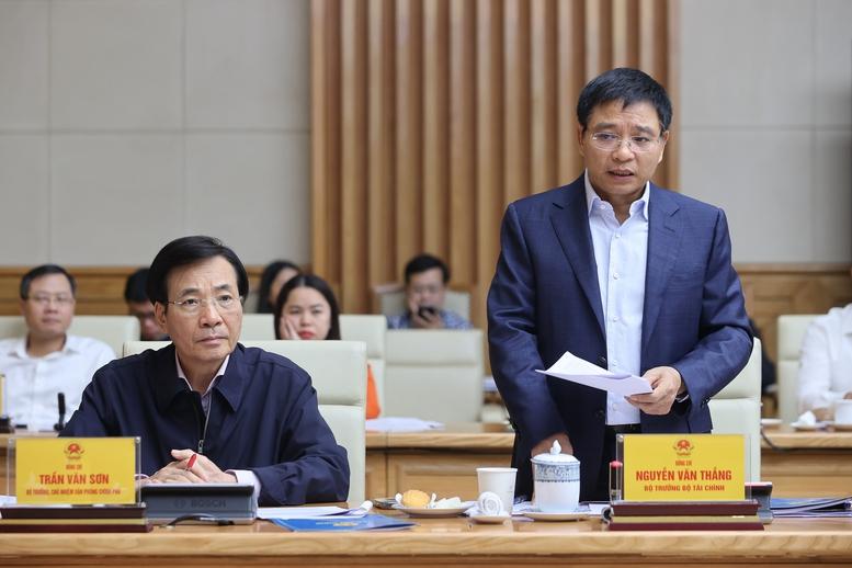 Primer Ministro: Promover de forma proactiva y activa los proyectos ferroviarios y la transferencia y desarrollo de tecnología - Foto 6. Thủ tướng: Chủ động, tích cực thúc đẩy các dự án đường sắt và chuyển giao, phát triển công nghệ- Ảnh 6.