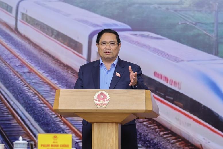 Primer Ministro: Promover de forma proactiva y activa los proyectos ferroviarios y la transferencia y desarrollo de tecnología - Foto 13. Thủ tướng: Chủ động, tích cực thúc đẩy các dự án đường sắt và chuyển giao, phát triển công nghệ- Ảnh 13.