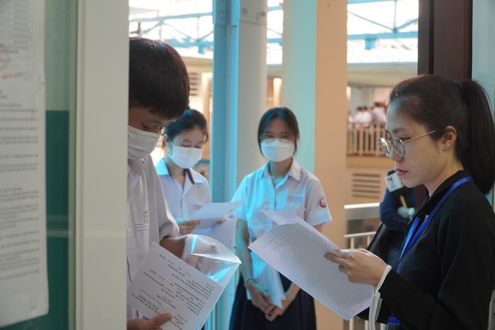 Trước sáp nhập, kỳ thi tuyển sinh lớp 10 ở TP HCM, Bình Dương, Bà Rịa- Vũng Tàu thực hiện ra sao? - Ảnh 1.