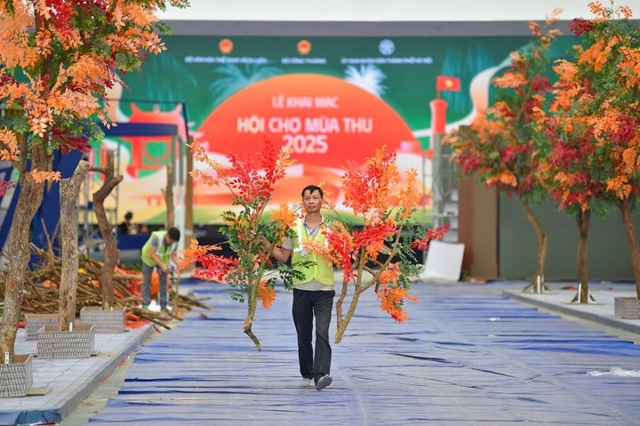 The space in the fair is also fully decorated.