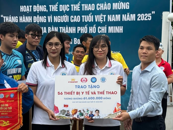 Các cụ ông, cụ bà háo hức dự Giải bơi Người cao tuổi TP HCM 2025 - Ảnh 4.