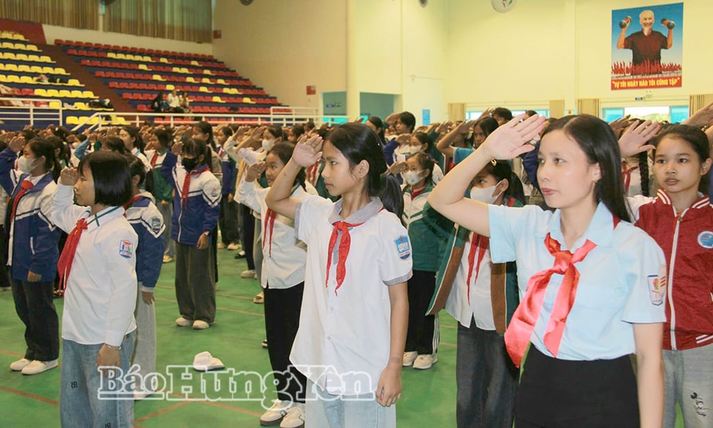 អនុវត្តពិធីក្រុម។