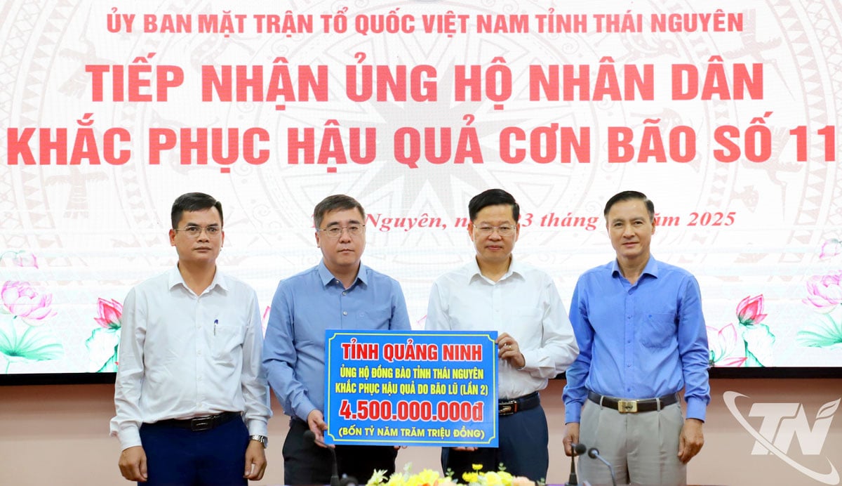 Quang Ninh eyaletinin çalışma heyeti, Thai Nguyen eyaletine sel felaketinin sonuçlarının üstesinden gelinmesi için 4,5 milyar VND destek sundu.
