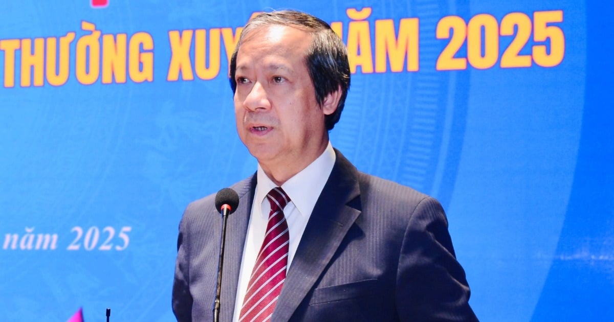 (Dan Tri) - Les informations ci-dessus ont été données par le ministre de l'Éducation et de la Formation Nguyen Kim Son lors de la Conférence sur l'enseignement professionnel et la formation continue 2025, qui a eu lieu l'après-midi du 23 o