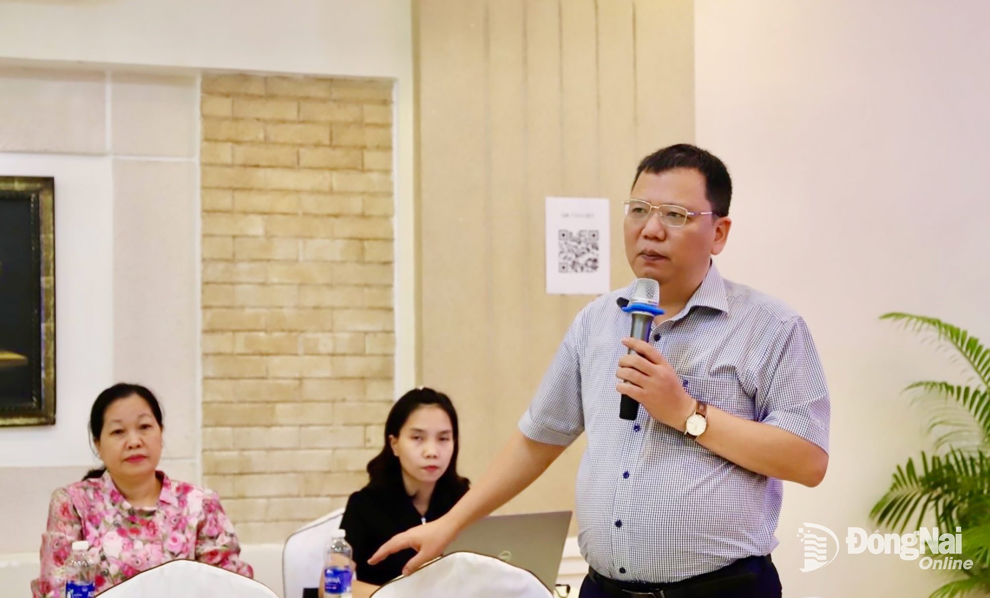Vertreter des Nationalen Informationsbüros und der Auskunftsstelle für Epidemiologie sowie Tier- und Pflanzenquarantäne tauschten sich auf der Konferenz aus. Foto: B. Nguyen 