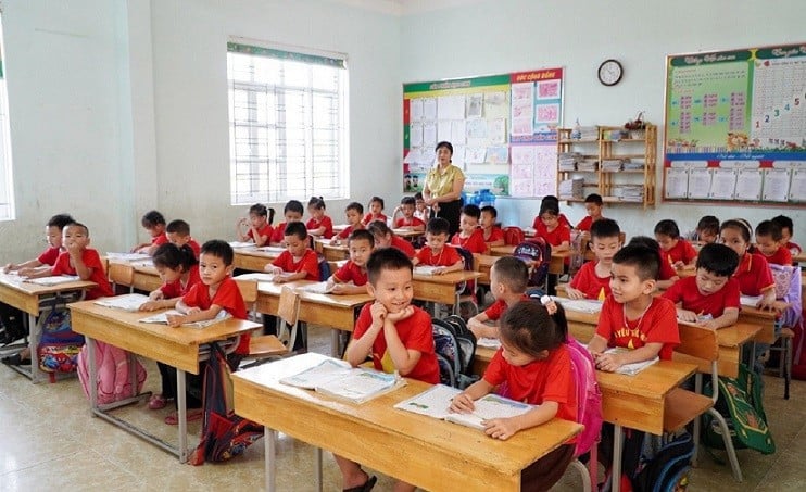Nghe An weist jeder Schule direkt Personal zu.