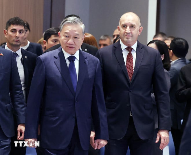 ttxvn-tong-bi-thu-to-lam-va-tong-thong-rumen-radev-du-dien-dan-doanh-nghiep-viet-nam-bulgaria-8358131-1.jpg