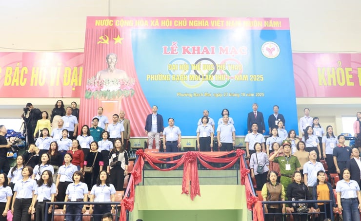 ការបើកសន្និបាតកីឡាបាចម៉ៃលើកទី១ ឆ្នាំ២០២៥ - រូបថត ១. Khai mạc Đại hội Thể dục thể thao phường Bạch Mai lần thứ I, năm 2025- Ảnh 1.