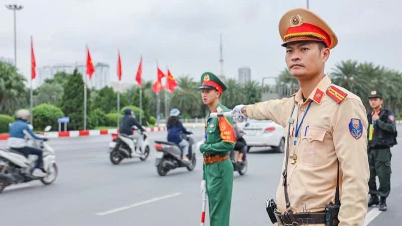Công an Hà Nội bảo đảm trật tự an toàn giao thông tại khu vực Trung tâm hội nghị Quốc gia.