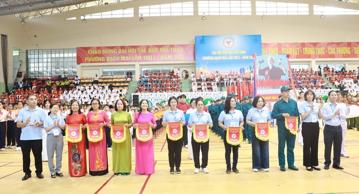 ការបើកសន្និបាតកីឡាបាចម៉ៃ លើកទី១ ឆ្នាំ២០២៥ - រូបថត ១០. Khai mạc Đại hội Thể dục thể thao phường Bạch Mai lần thứ I, năm 2025- Ảnh 10.