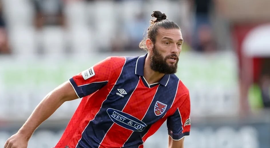 Tham hoa Andy Carroll anh 1