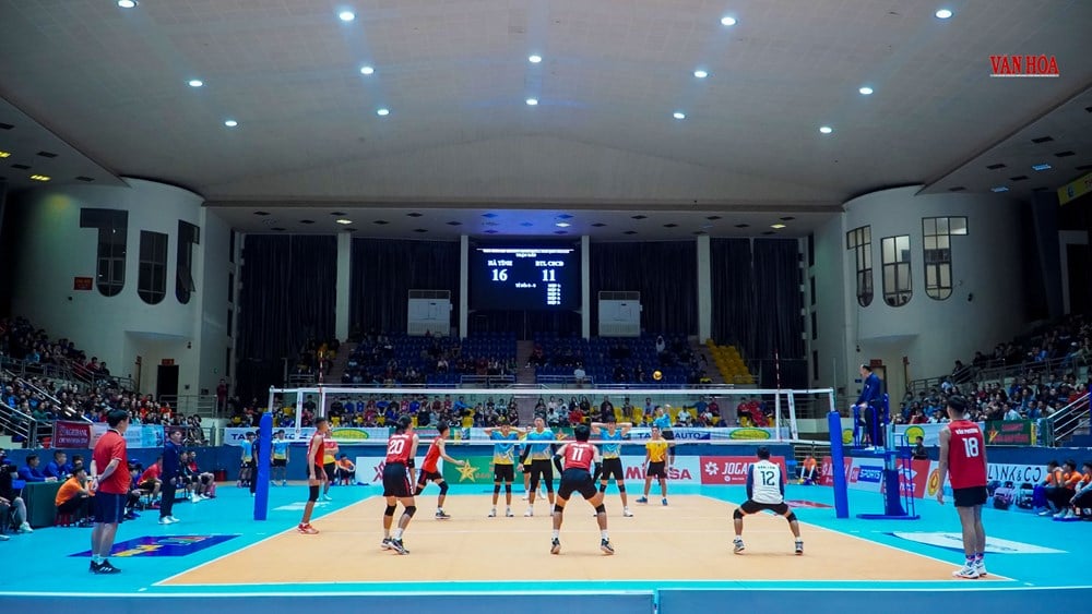 Ha Tinh vann överväldigande den inledande matchen i den nationella volleybollturneringen i A-klass - foto 2