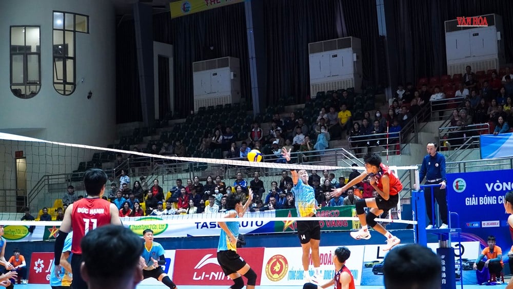 Ha Tinh vann överlägset öppningsmatchen i den nationella volleybollturneringen i A-klass - foto 4