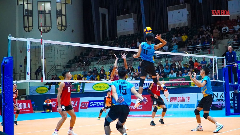 Ha Tinh vann överväldigande den inledande matchen i den nationella volleybollturneringen i A-klass - foto 5