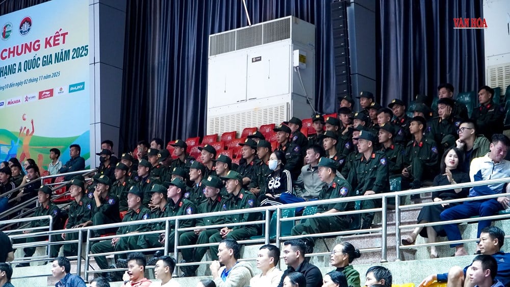 Ha Tinh vann överlägset öppningsmatchen i den nationella volleybollturneringen i A-klass - foto 7