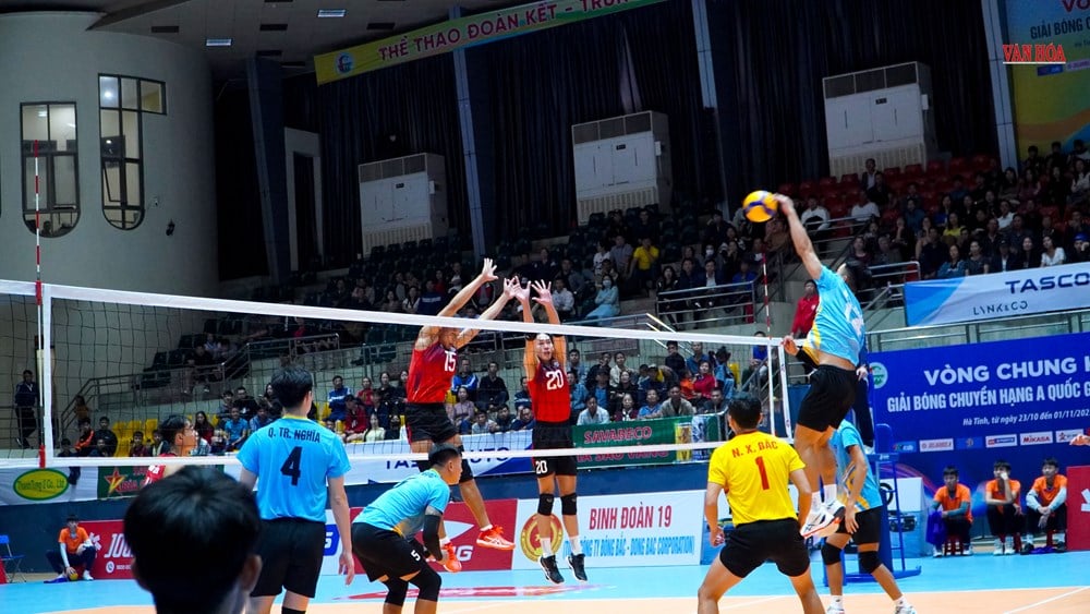 Ha Tinh vann överlägset öppningsmatchen i den nationella volleybollturneringen i A-klass - foto 8